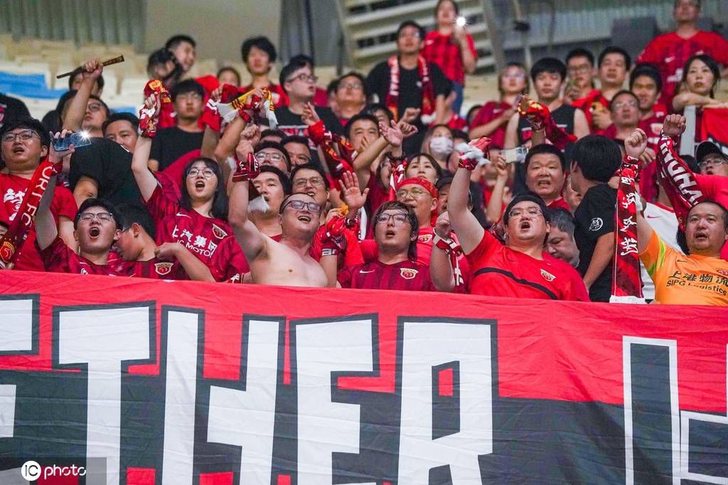 导演管虎、摄影指导曹郁片场状态导演管虎的父亲曾是八路军（国民革命军第八路军）的一名战士，父亲对战场的描述令管虎认识到残酷战场下，军人的勇气及勇气背后支撑的为国之信念